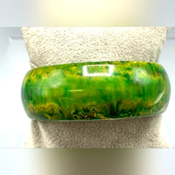 BAKELITE End of Day Marbled Bracelet & Earrings Green, Gold, Black Vintage Set - Picture 8 of 16